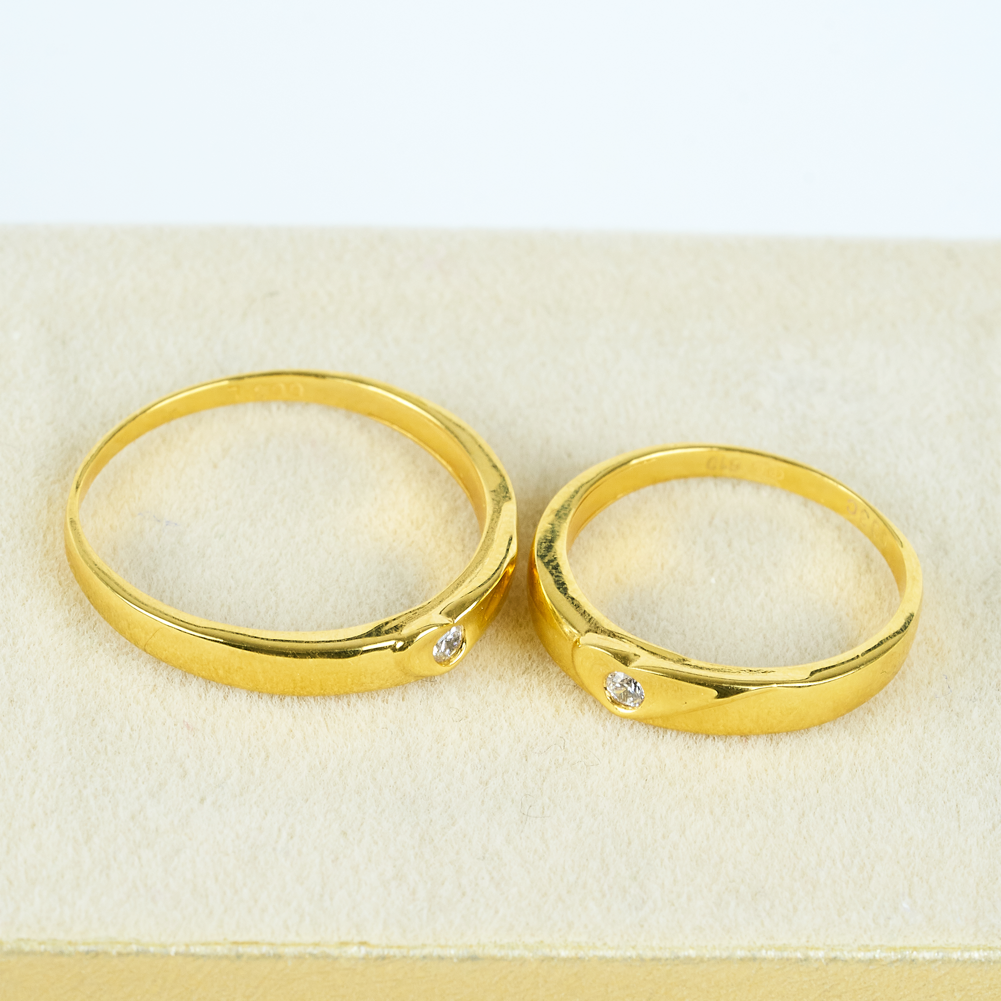 Cặp Nhẫn cưới vàng 61% (14K) đính CZ VNXM00V300005.190 - VNXM00V300006.100