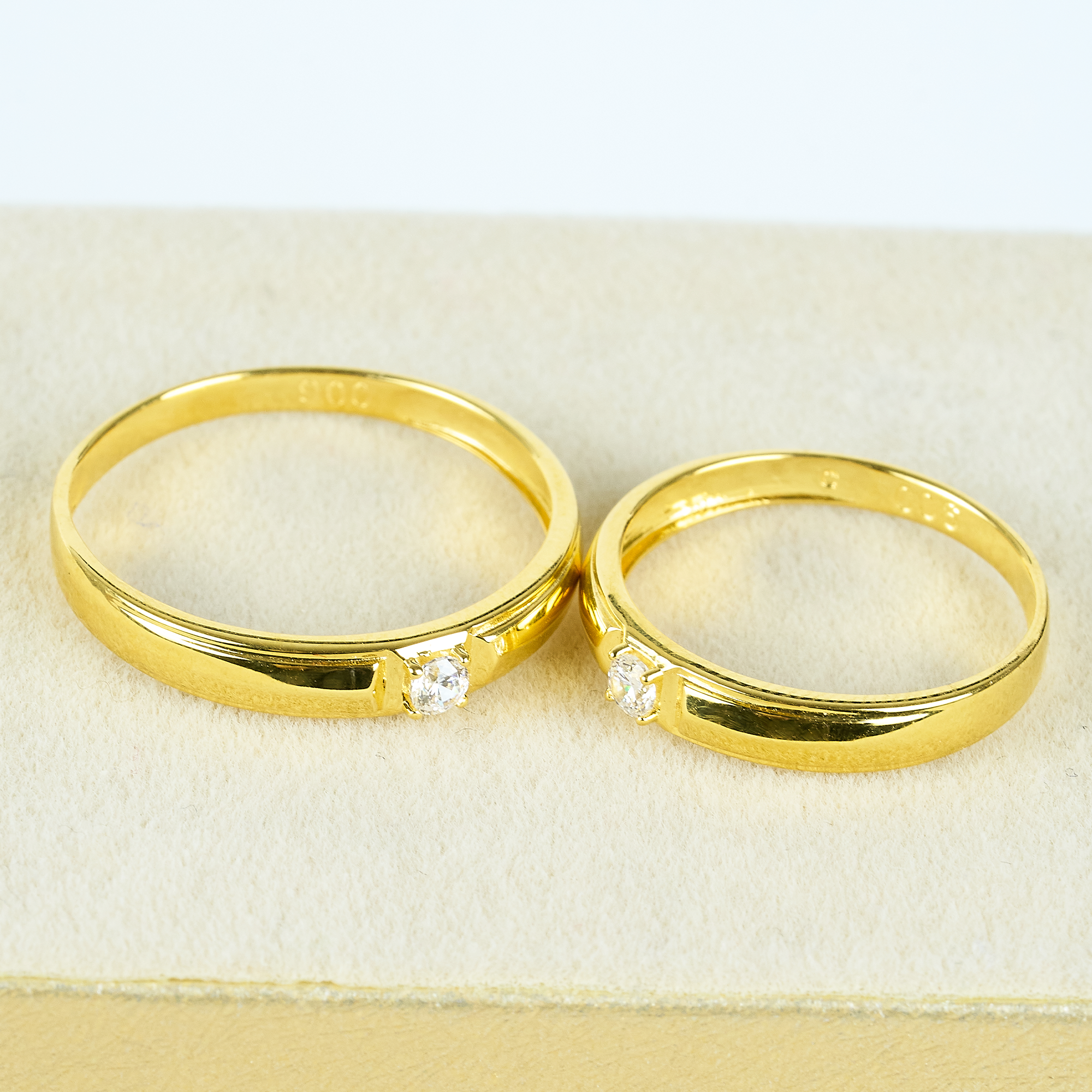 Cặp Nhẫn cưới vàng 61% (14K) đính CZ VNXM00V300002.100 - VNXM00V300001.180